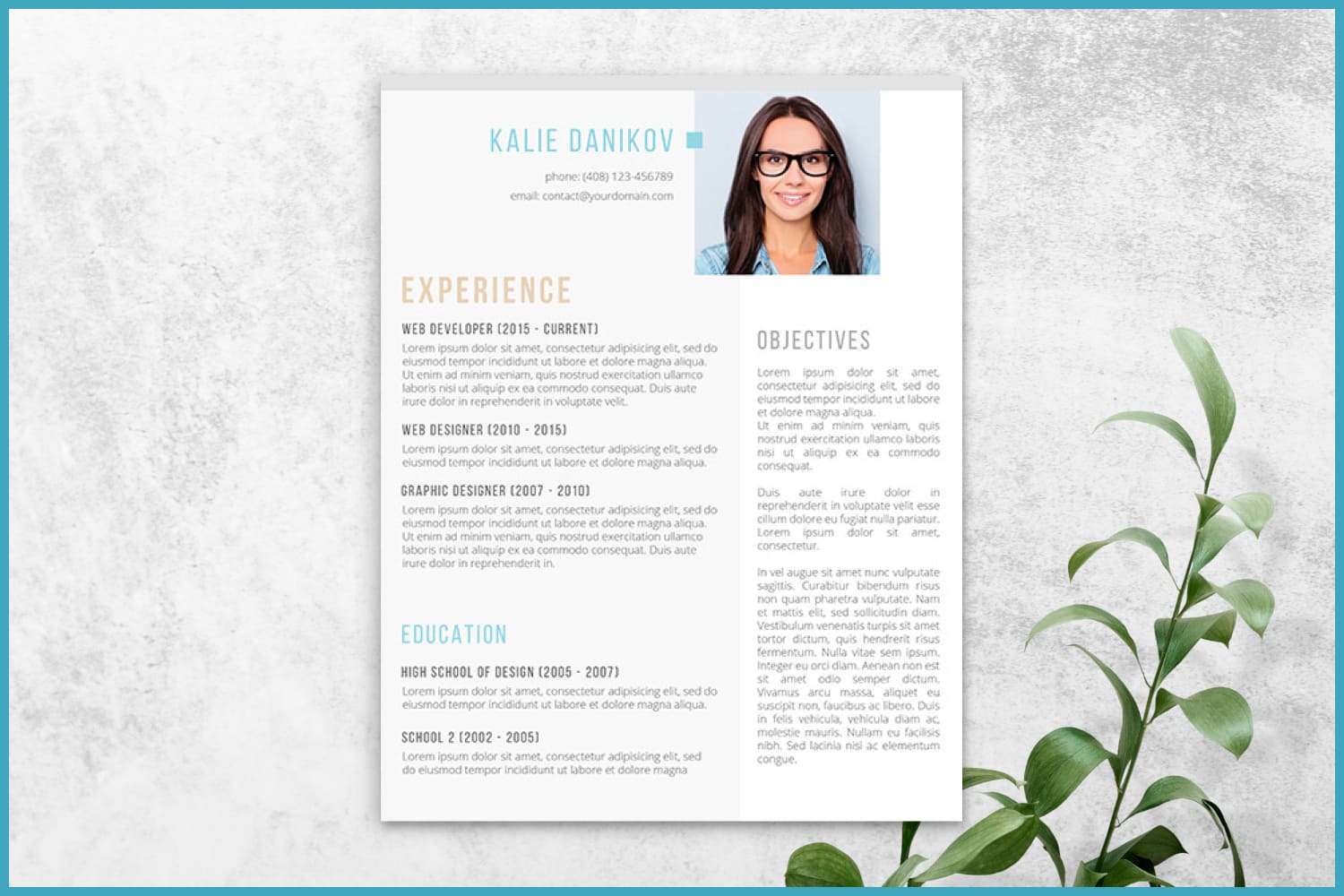Resume with profile, photo, experience and education with two columns.