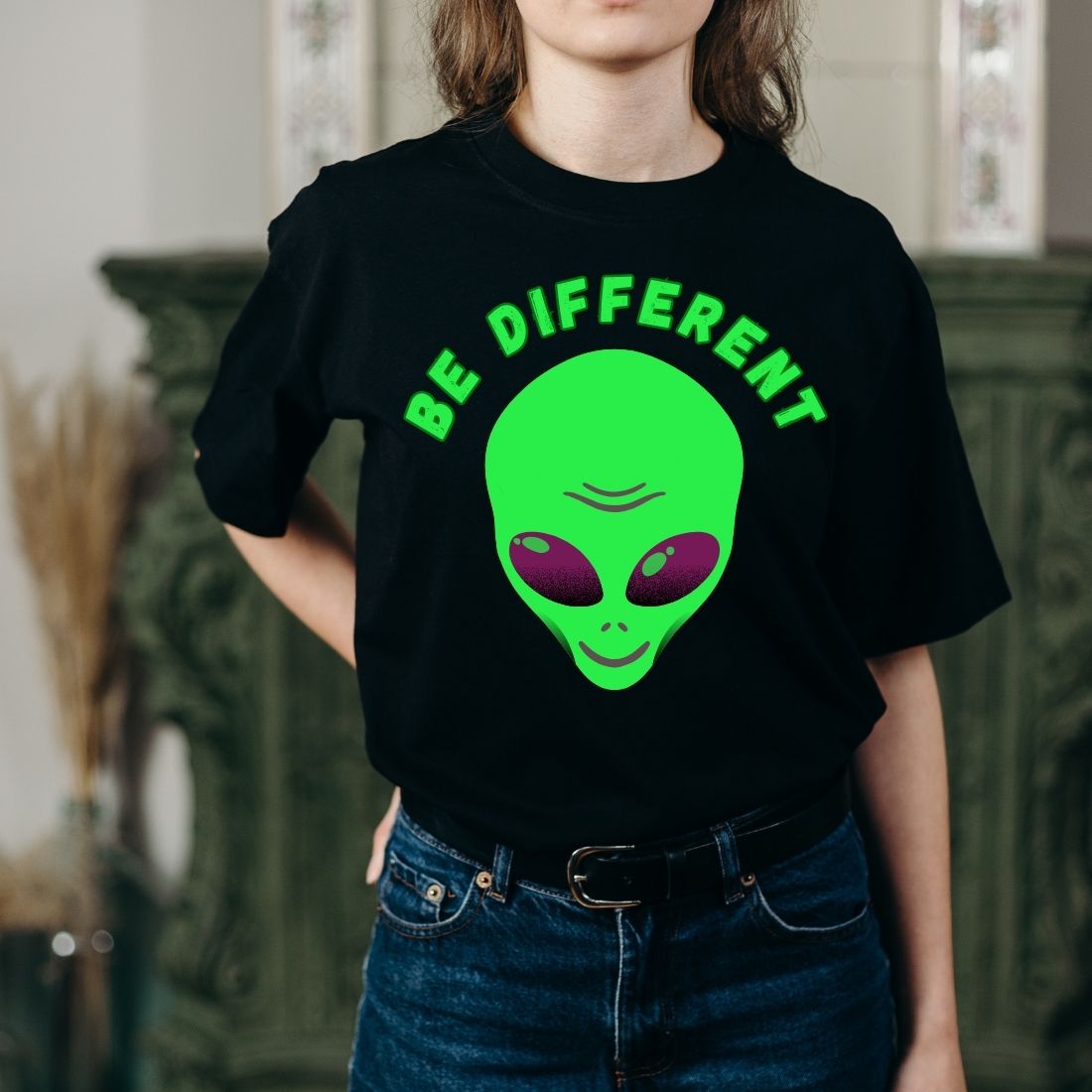 Alien t shirt design cover image.