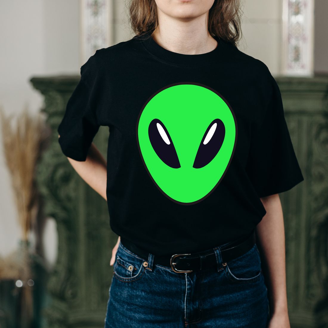 Alien Face design t-shirt preview image.