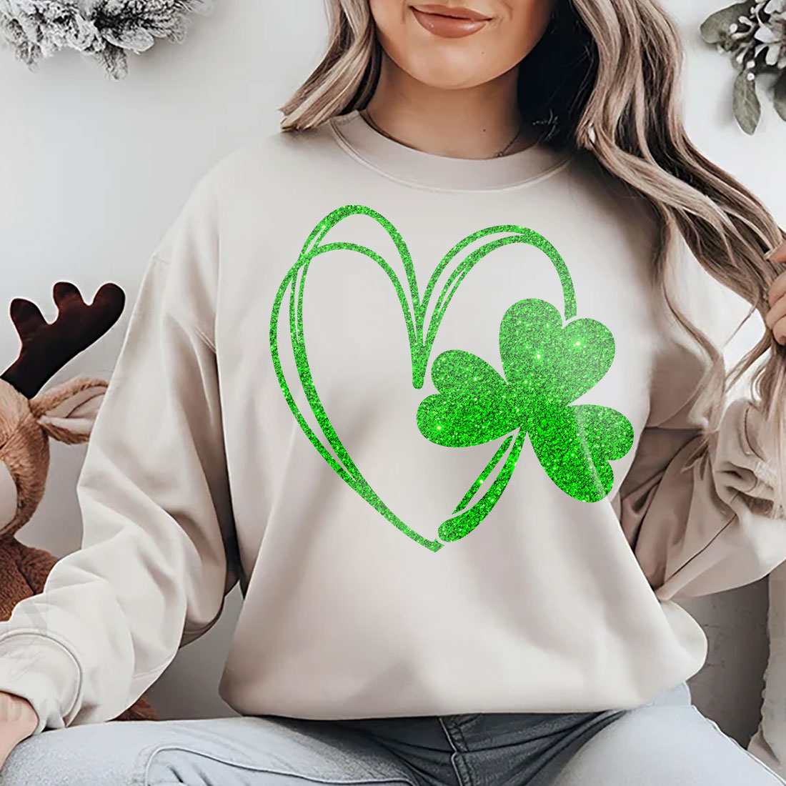 Love St Patrick’s Day T-Shirt Design svg preview image.