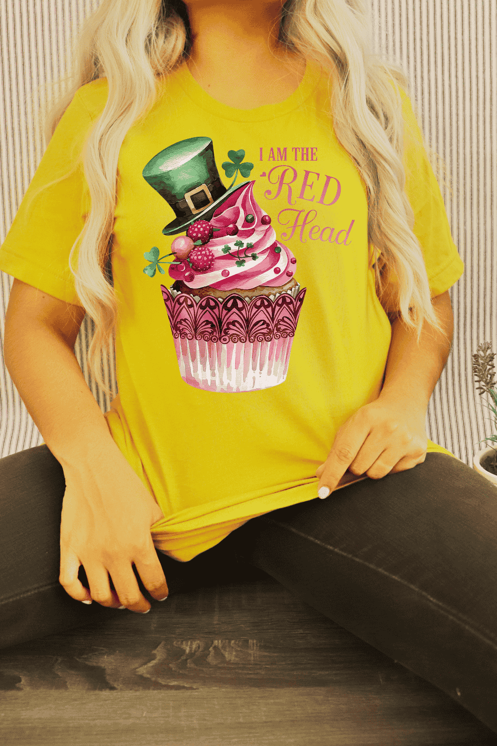 I AM THE RED Head Cupcake T-shirt Design pinterest preview image.