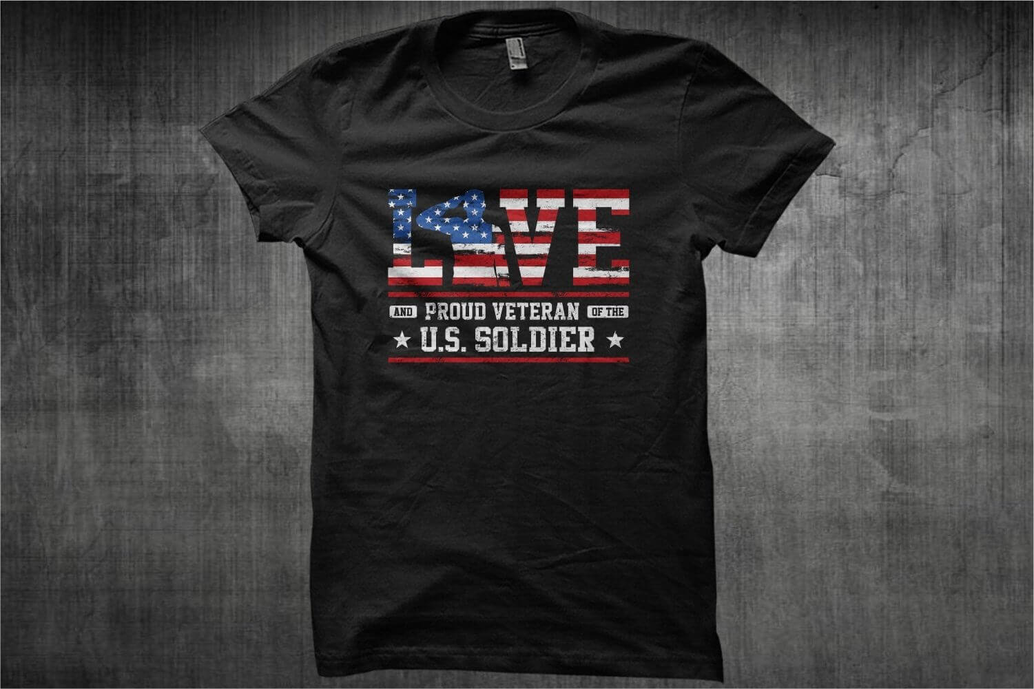 Black T-shirt with slogan "Love and proud veteran of the U.S. soldier".