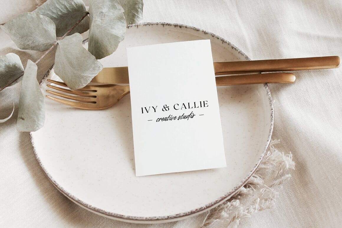 The served table is decorated with a card with the Ivy & Callie logo is drawn.