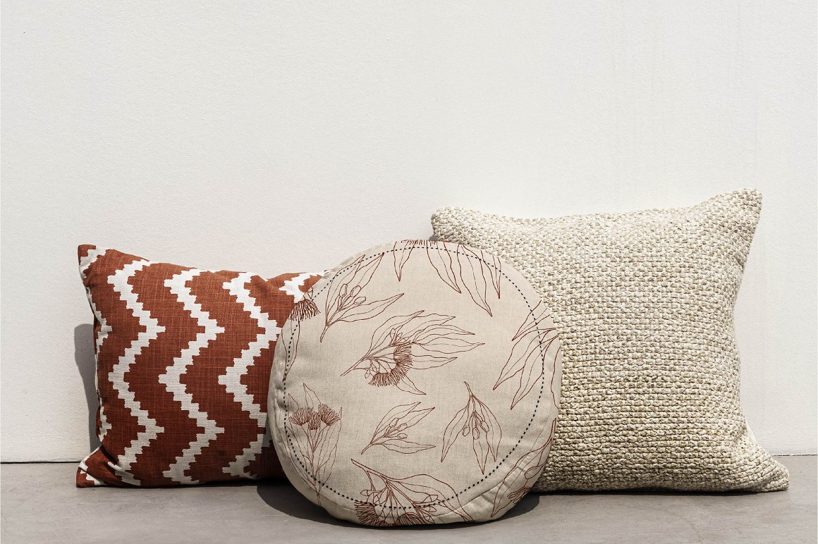 Floral print on pillows.