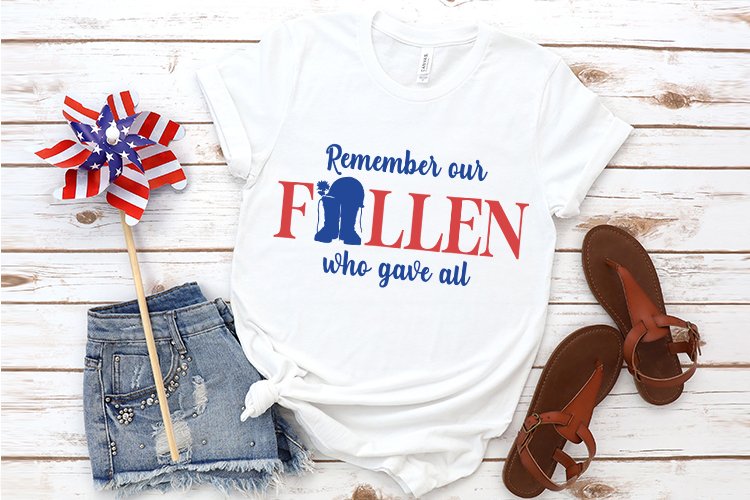 White T-shirt with a patriotic inscription.