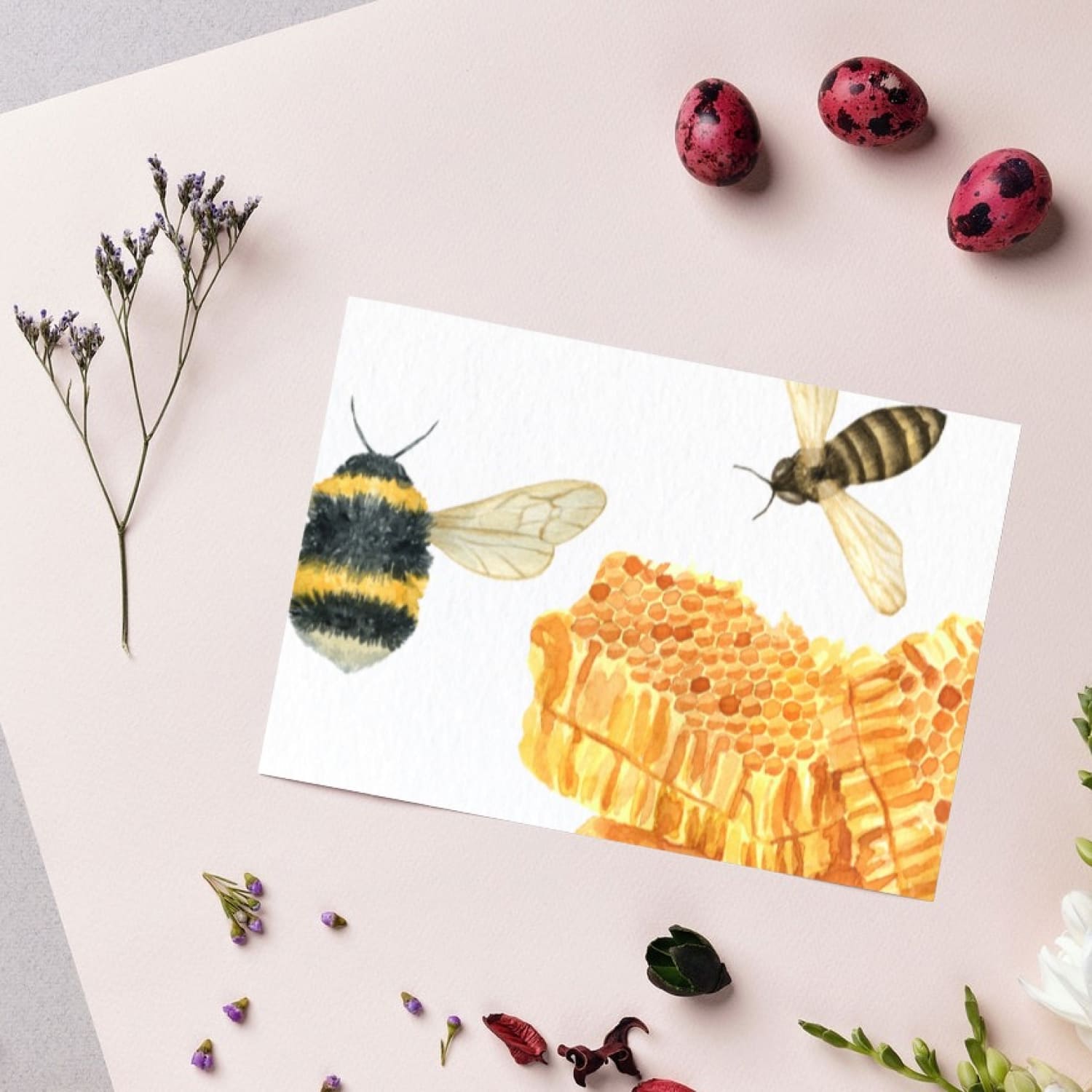 Bumble Bee Clipart Png Insect Honey - Cute Bee Postcard With A Honey.