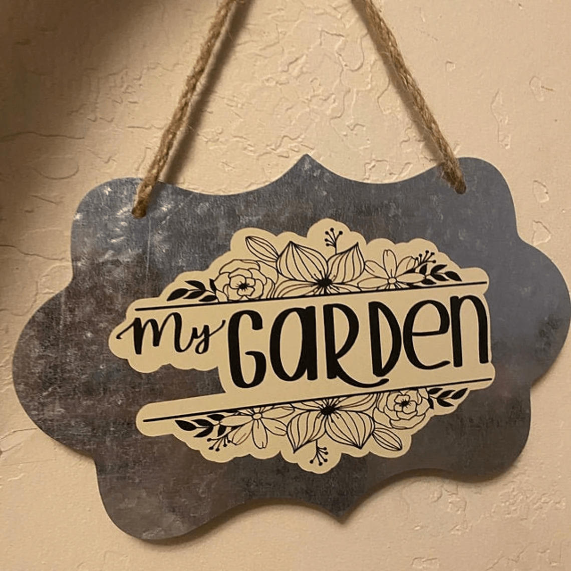 The inscription on the boards on the theme of the garden.