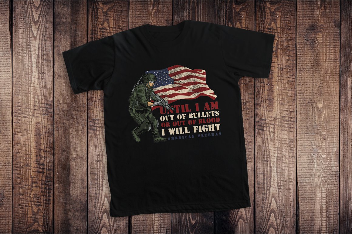 T-shirt with a US flag print.
