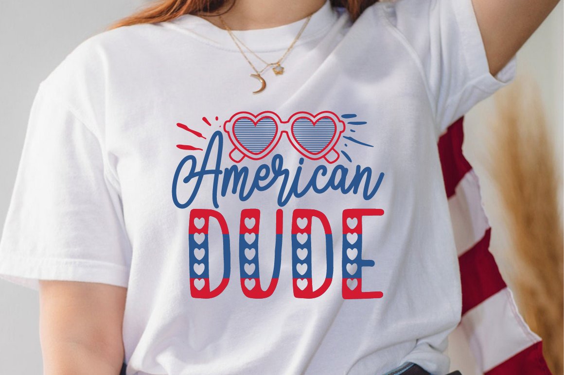 T-shirt with a US flag print.
