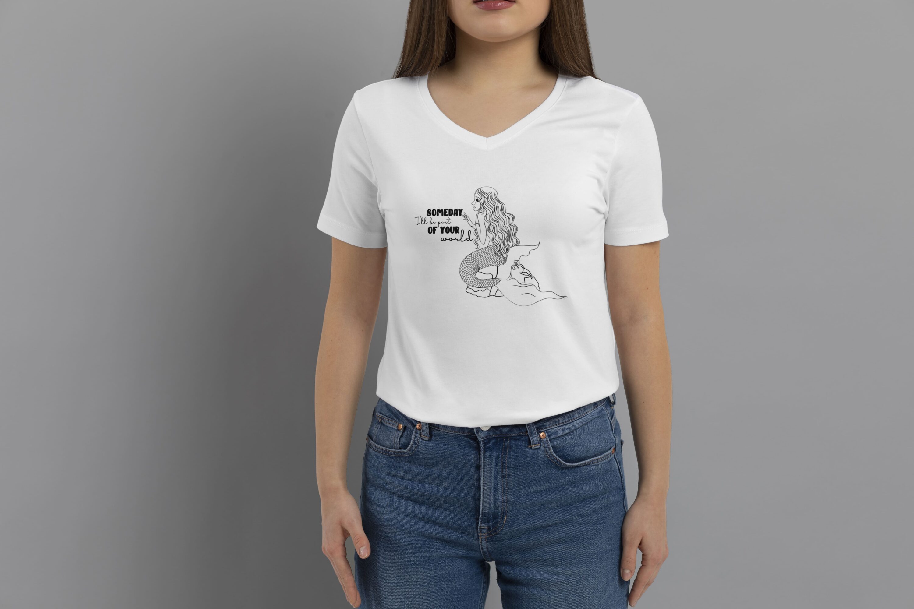 Model girl with a mermaid print on a t-shirt.