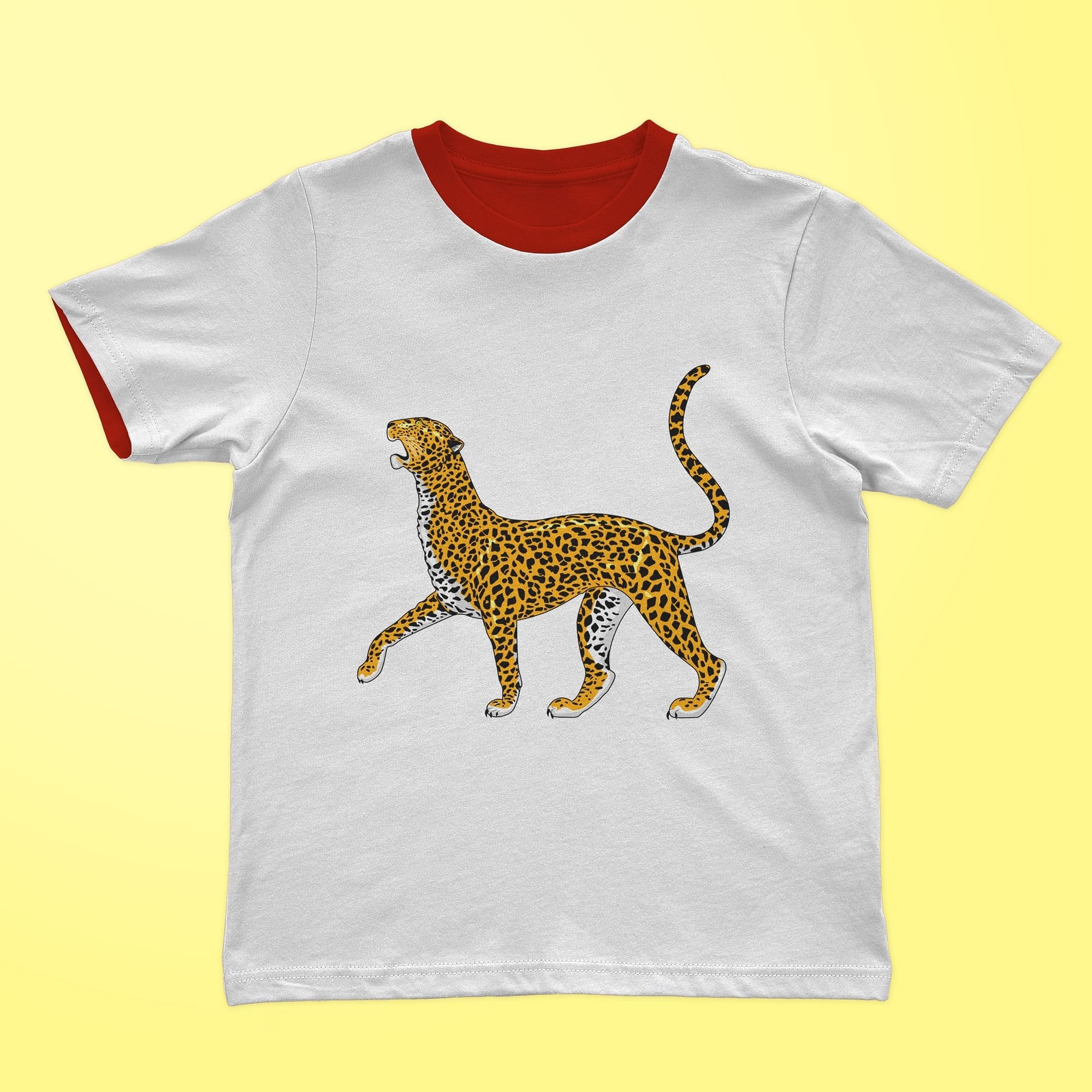 A cool t-shirt with a proud leopard print.