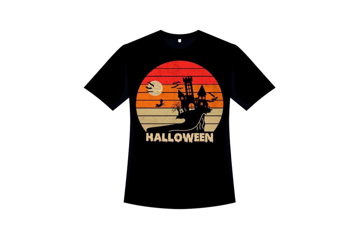 Black t-shirt with the image of the moon and other images for Halloween.