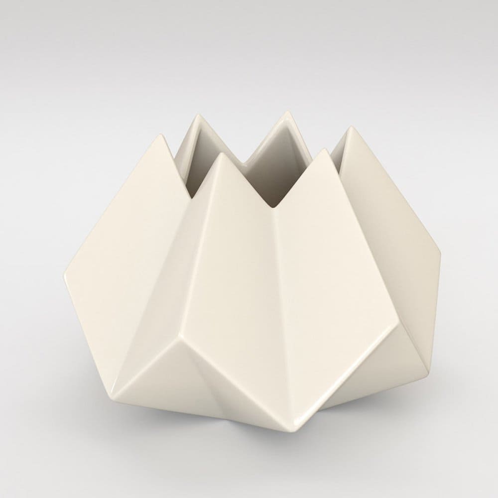 3D model of a small beige vase.